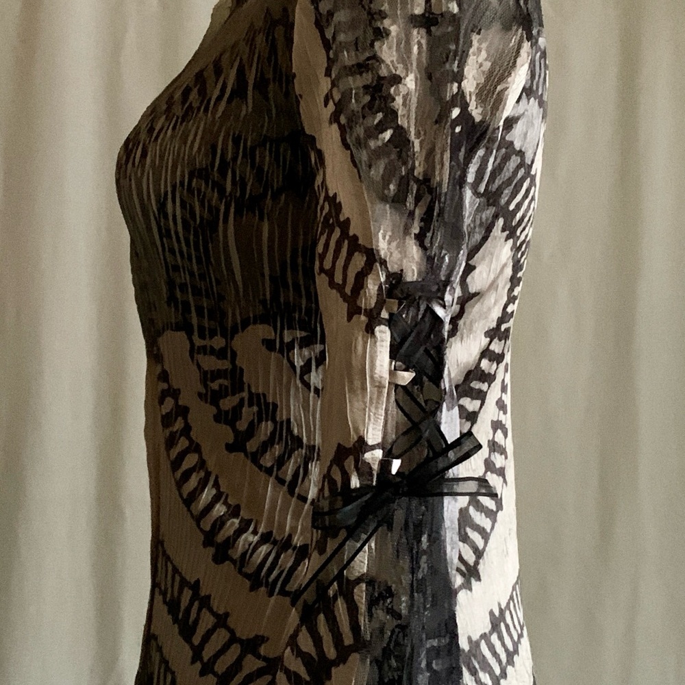 Komarov pleated print top, lace insets, point collar, 3/4 bell sleeve, sz Small - Picture 5 of 8